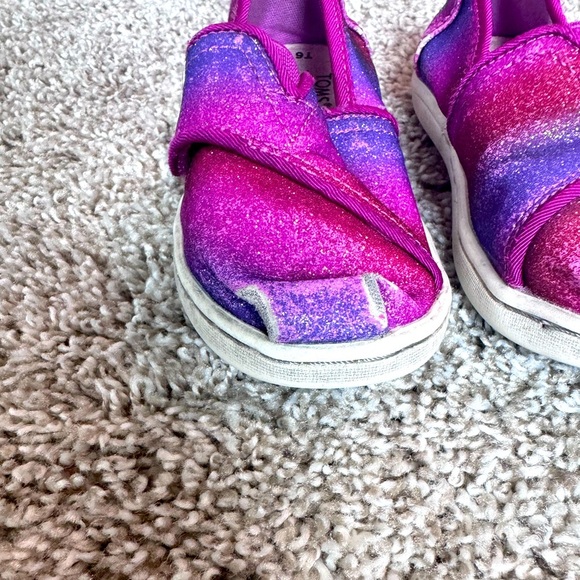 TOMS BABY GIRLS ALPARGATA SLIP-ON SHOES Pink and Purple shimmer SIZE: 6 TODDLER - Picture 3 of 8